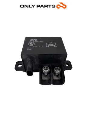 Rele di potenza 12V TE V23132-A2001-X044 Bmw C400 X 2020 (OEM 8 354 778 / 01) Bmw C400 X 400cc 2020 Nero usato — foto reale 2